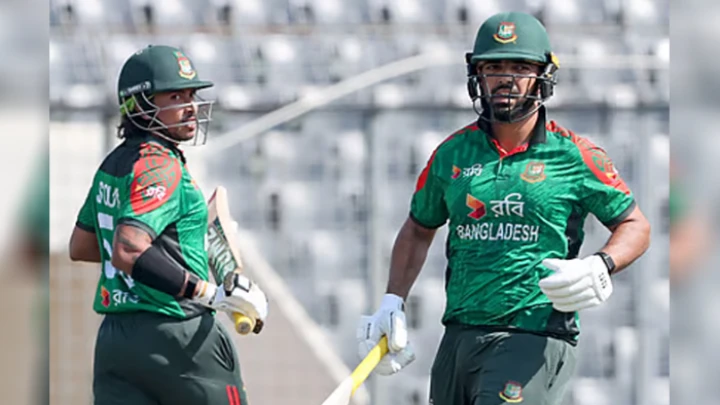 ছক্কা মেরে সাইফের বিদায়, মোতির ফাঁদে পা দিলেন হৃদয় ছবি: সংগৃহীত।